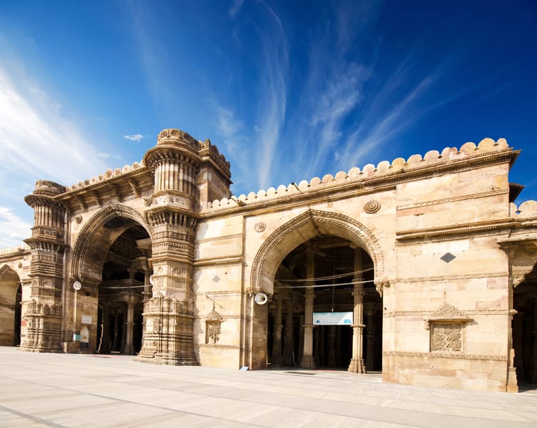 Cheap flights from Agra, India to Ahmedabad, India