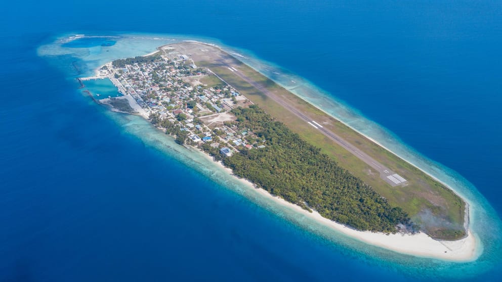 Cheap flights from Malé, Maldives to Dharavandhoo, Maldives