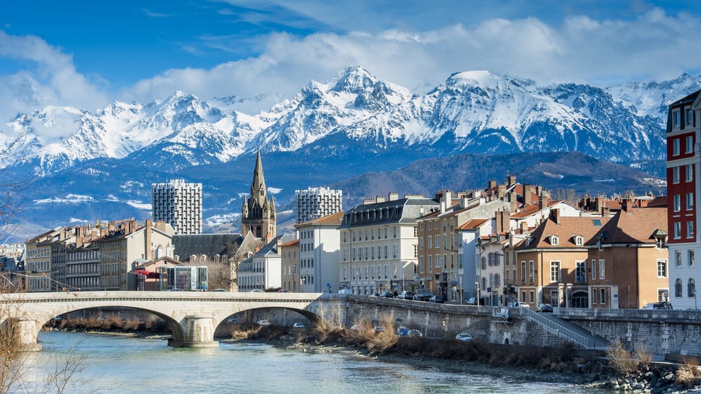 Cheap flights from London, United Kingdom to Grenoble, France