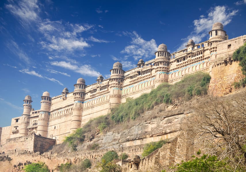 Cheap flights from Pune, India to Gwalior, India