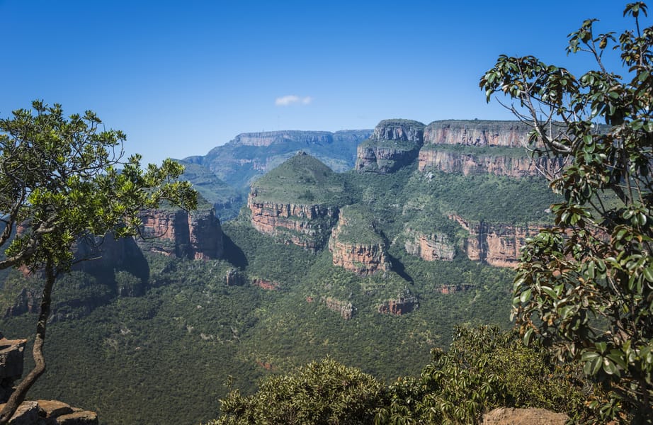 Cheap flights from Saint-Denis, France to Hoedspruit, Limpopo, South Africa
