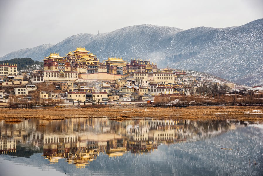 Cheap flights from Singapore, Singapore to Lhasa, China