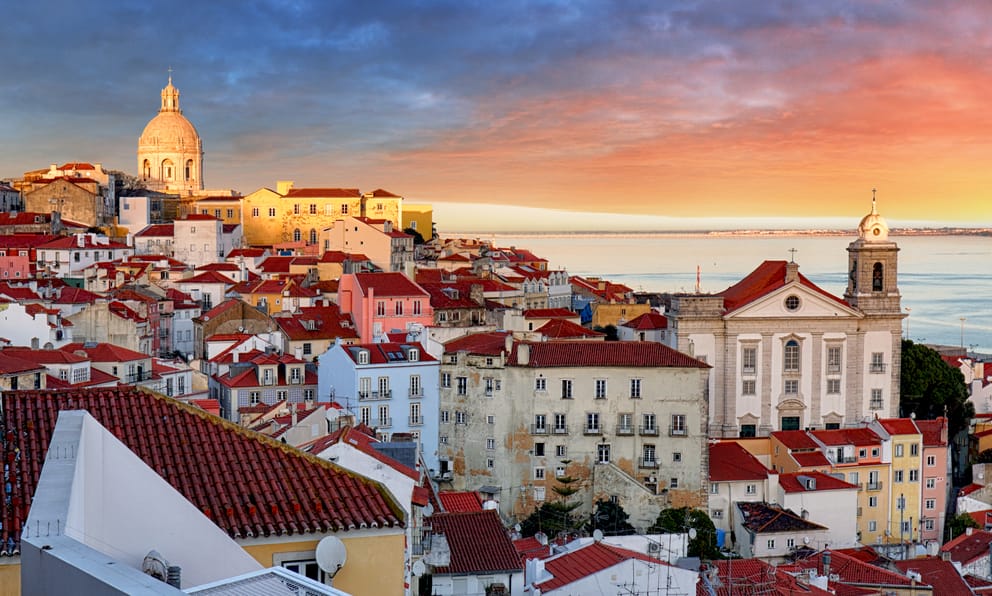 Cheap flights from Bologna, Italy to Lisbon, Portugal