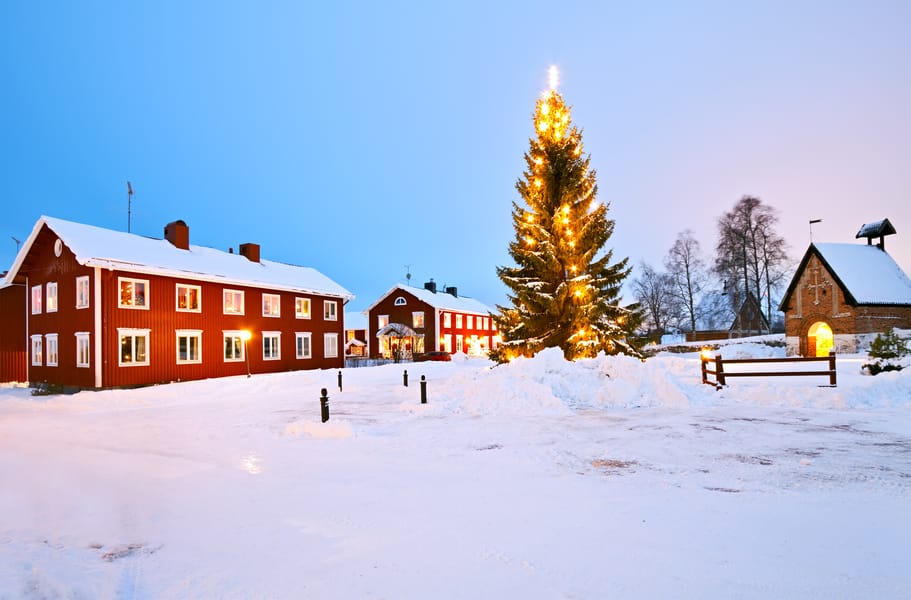 Cheap flights from Toronto, Canada to Luleå, Sweden