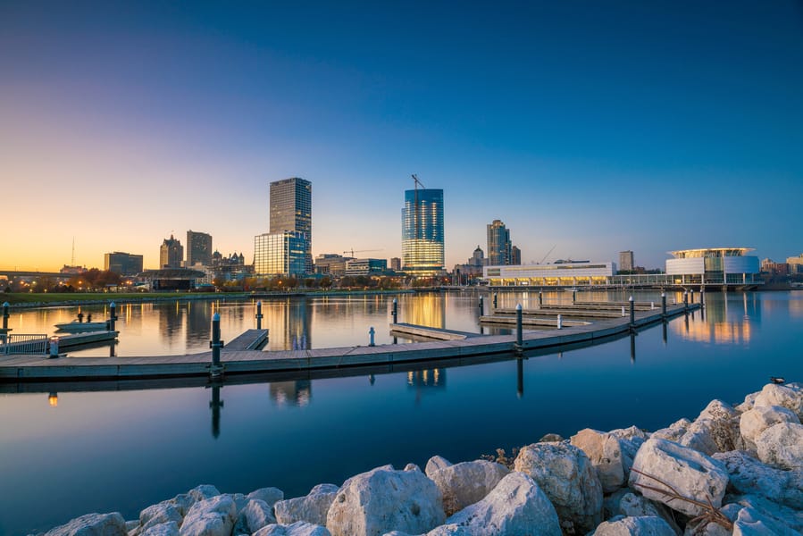 Cheap flights from Portland, OR to Milwaukee, WI