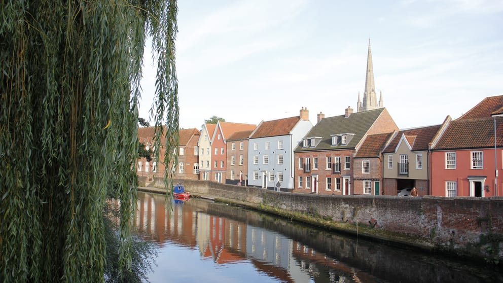 Cheap flights from Surat, India to Norwich, United Kingdom