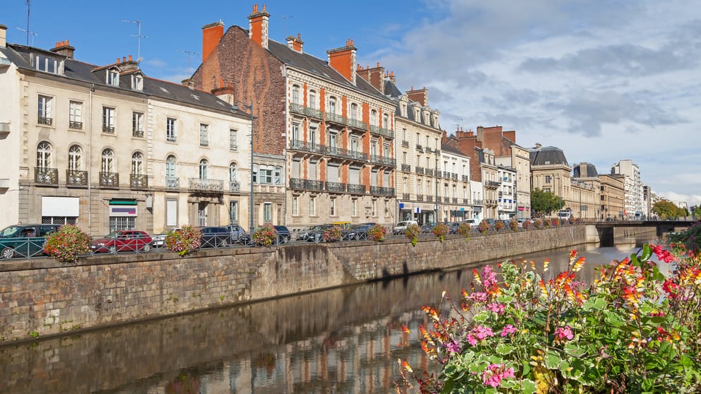 Cheap flights from Toulouse, France to Rennes, France