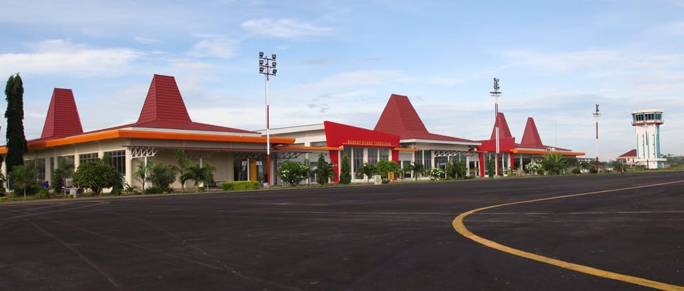 Cheap flights from Surabaya, Indonesia to Tambolaka, Indonesia