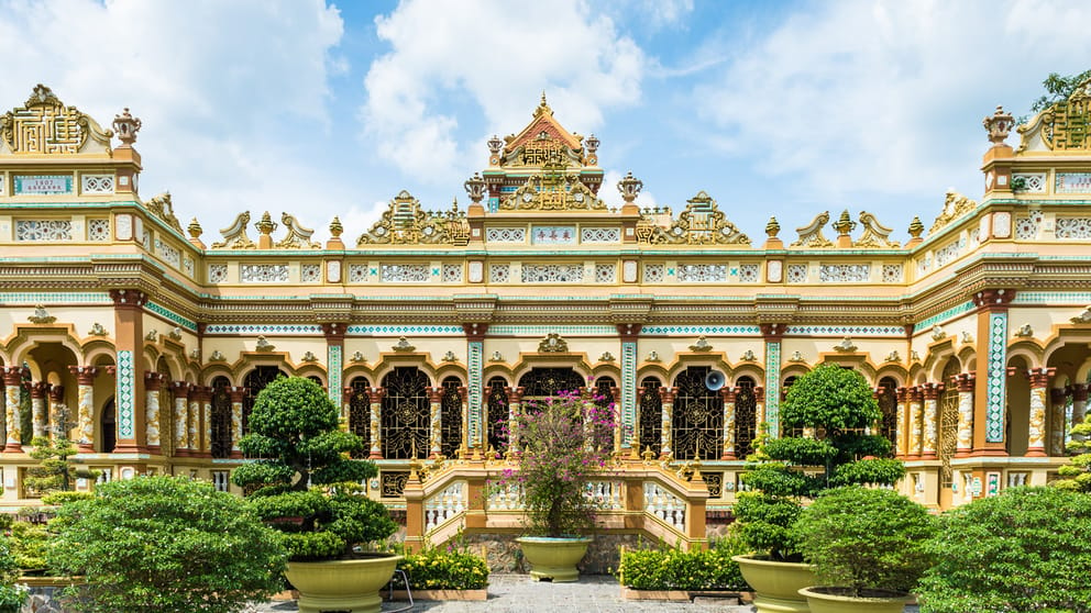 Cheap flights from Chiang Mai, Thailand to Vinh, Vietnam