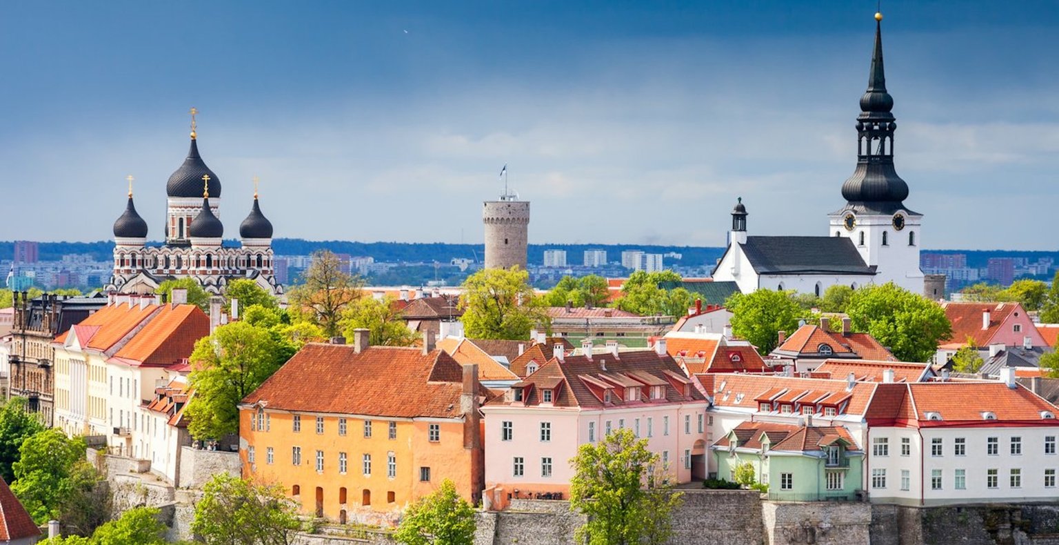 Cheap flights from Italy to Estonia