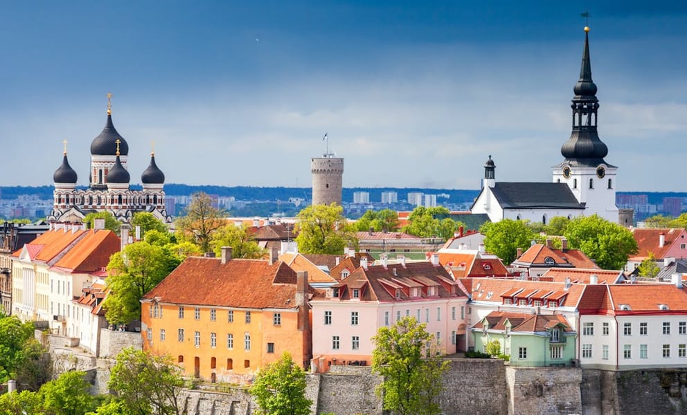 Pesquise voos baratos para a Estónia