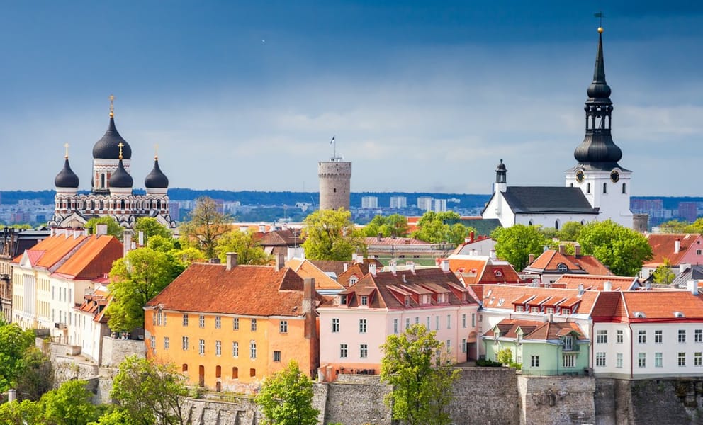 Broneeri lennud Málagast, AN Eestisse