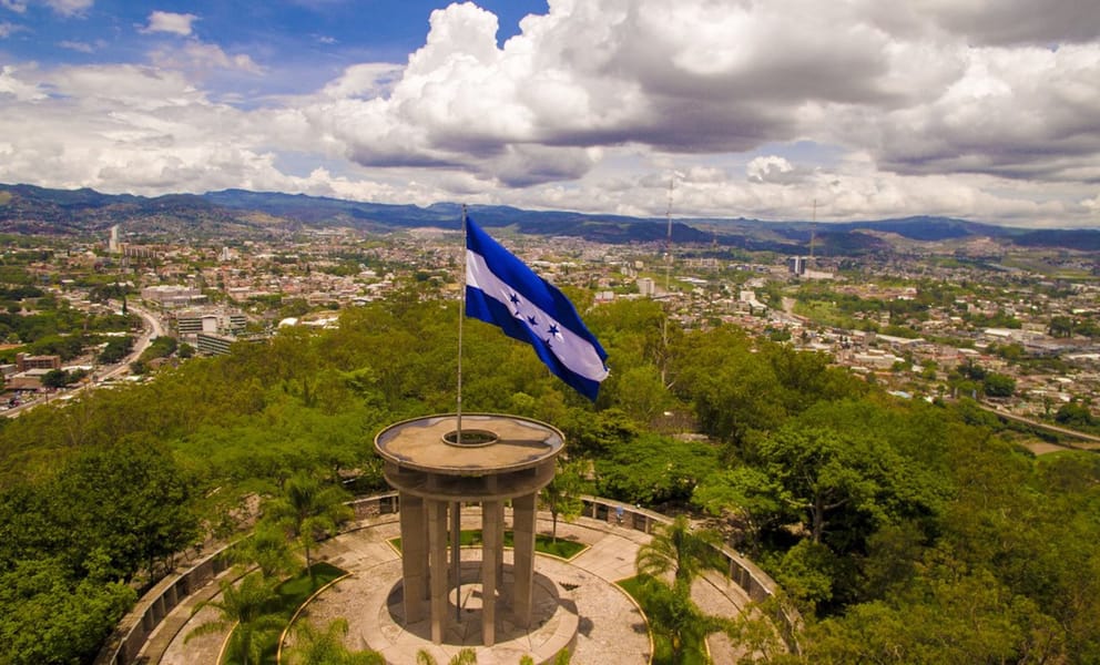 Reserva vuelos de San Salvador a Honduras