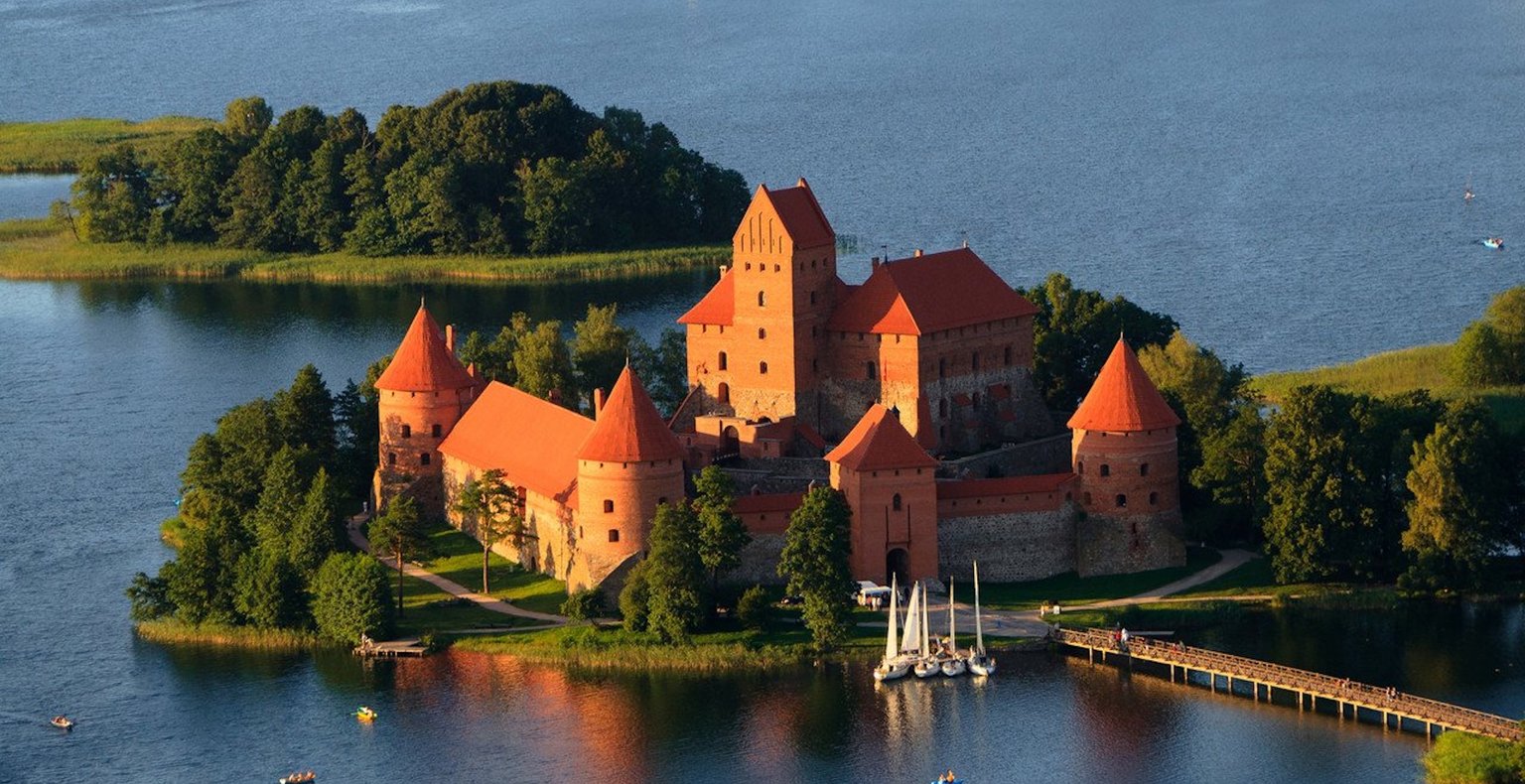 Cheap flights from Spain to Lithuania