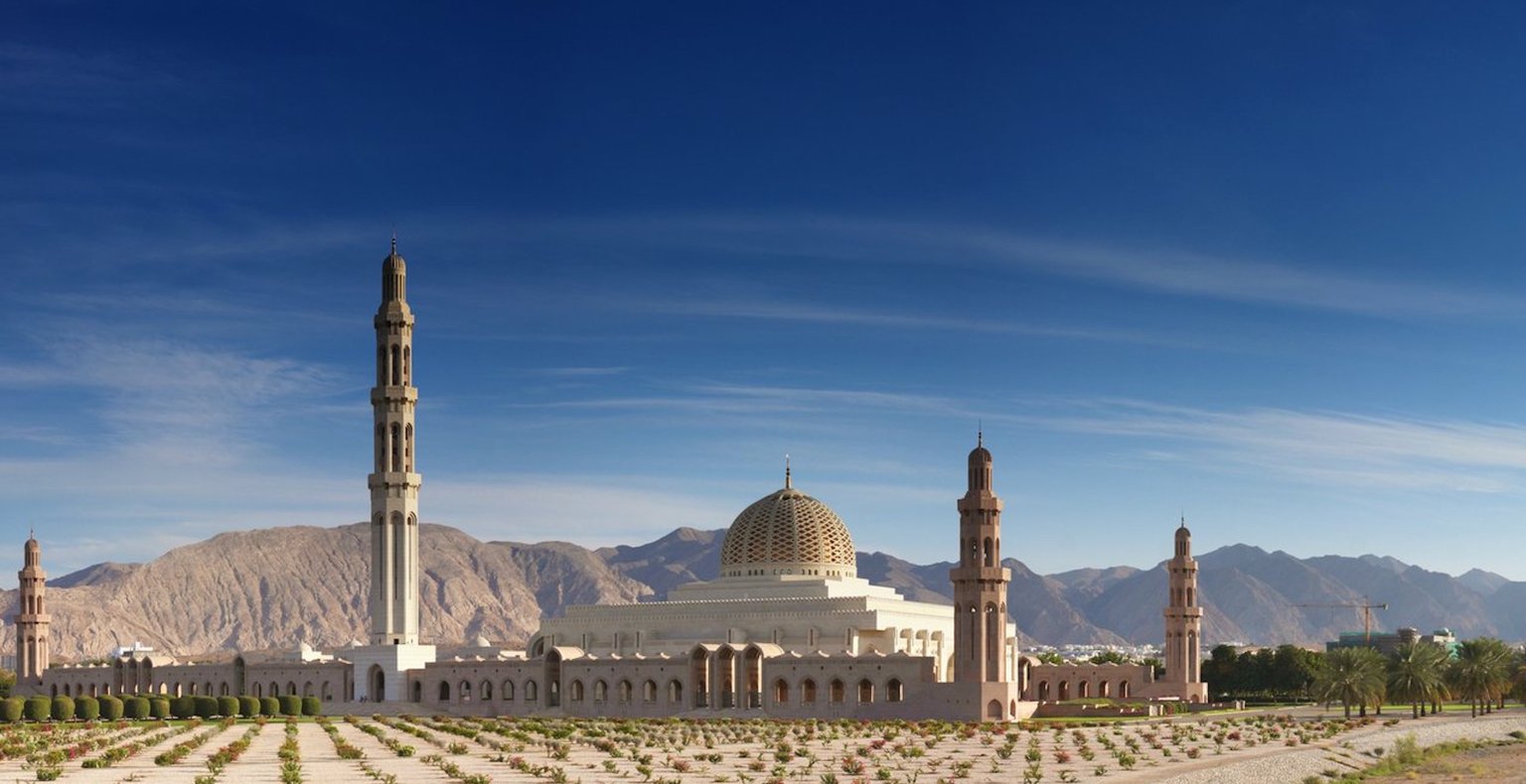 Cheap flights from United Arab Emirates to Oman from £27