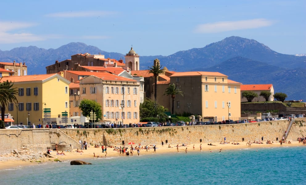 Vols à bas prix depuis Istanbul, Turquie vers Ajaccio, France