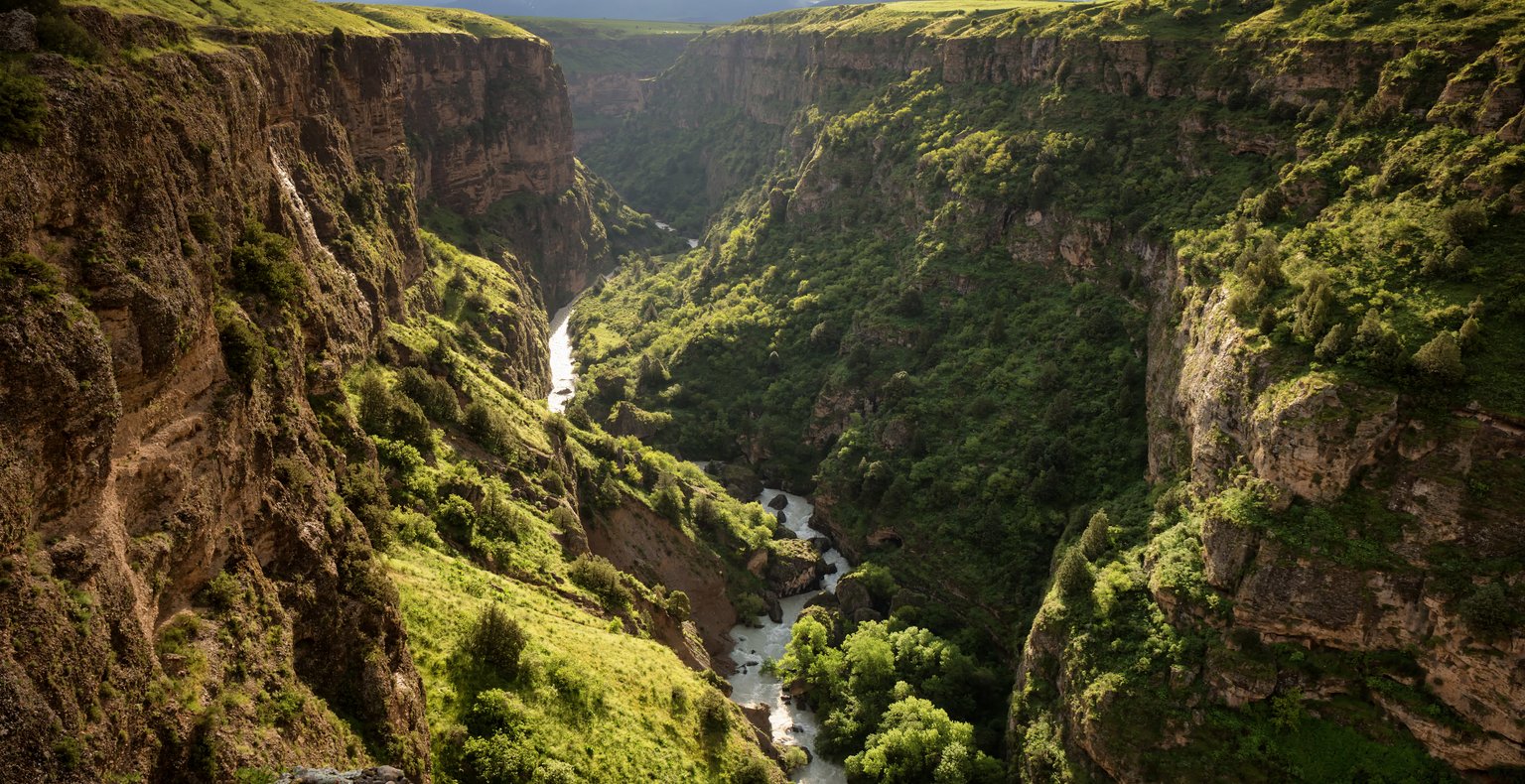 由从乌鲁木齐前往到阿克苏市的低价航班仅需 ¥1,715 起