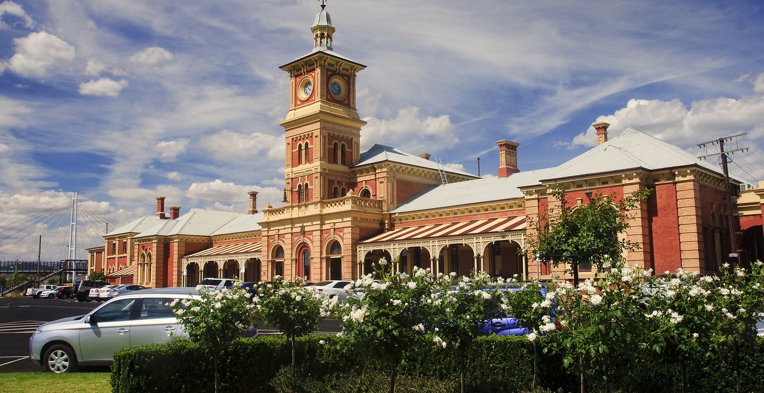 Cheap flights from Sydney to Albury from £103