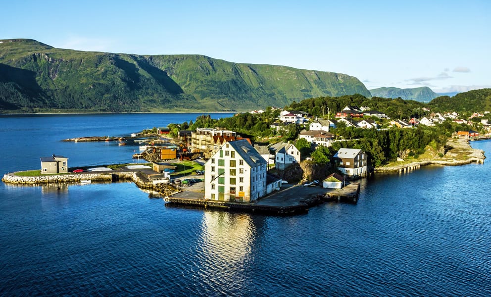 Cheap flights from Acapulco, Mexico to Ålesund, Norway