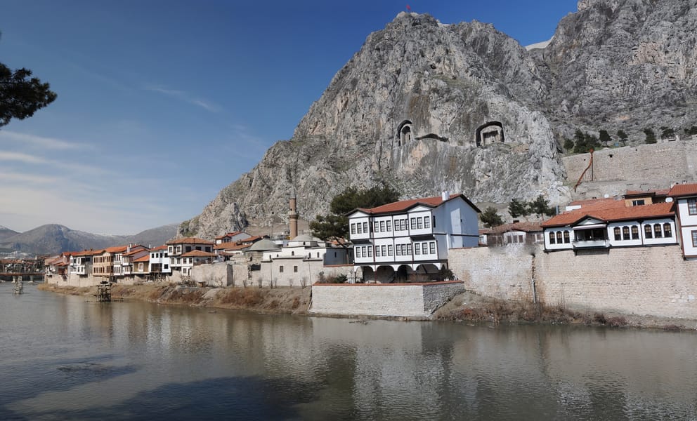 Günstige Flüge von İzmir, Türkei nach Amasya, Türkei