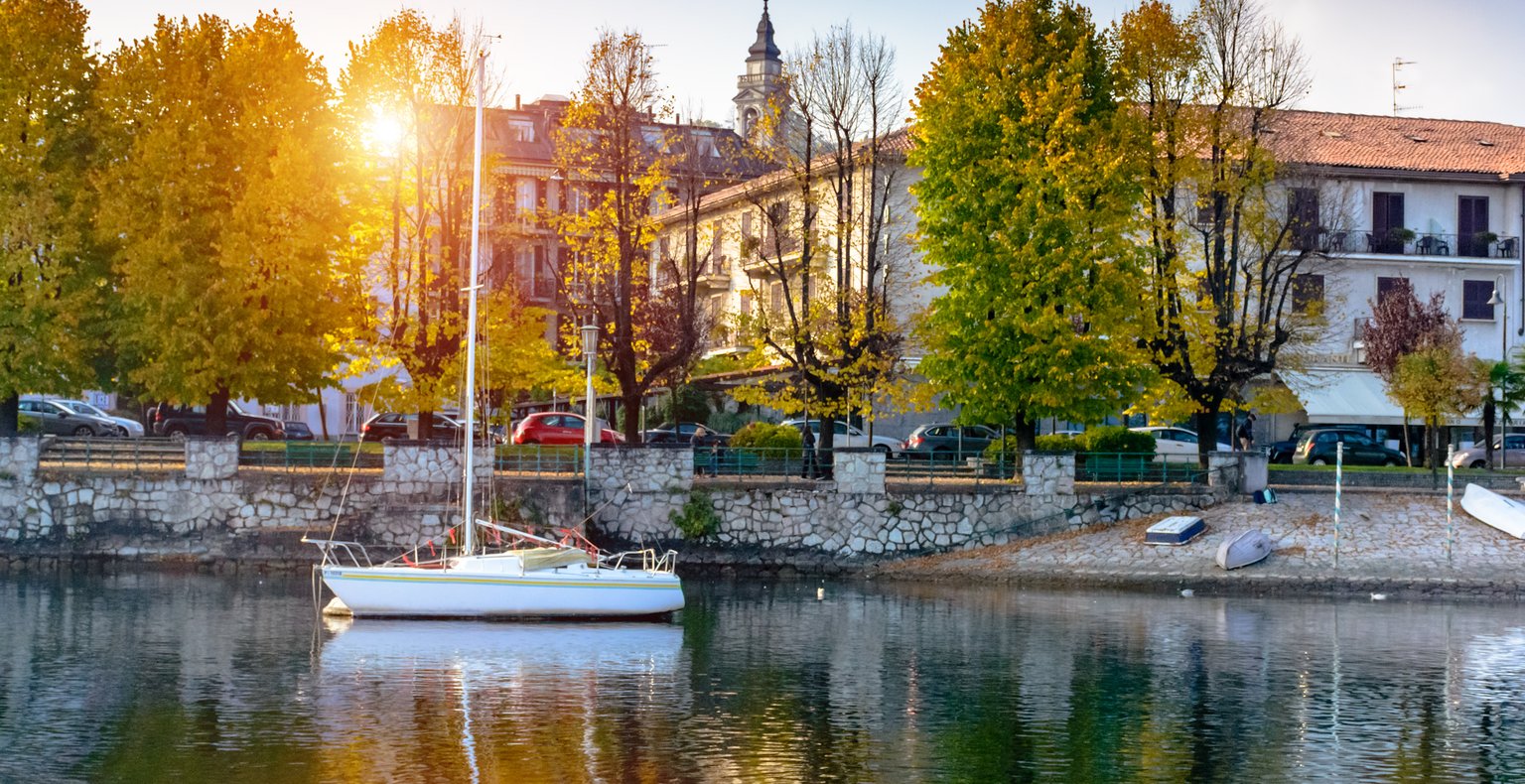 Find cheap flights to Arona