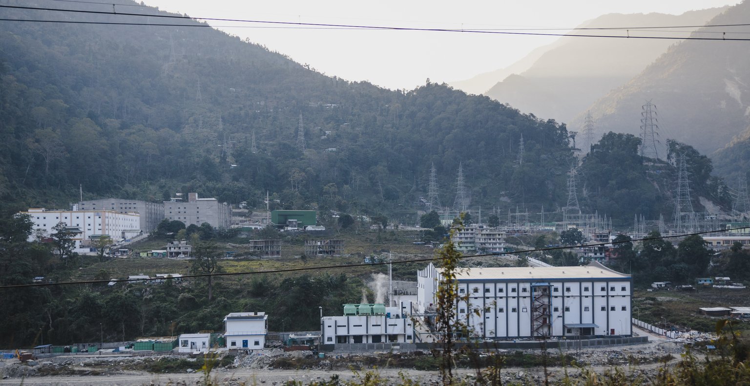 Cheap flights from Surat to Bagdogra from £103