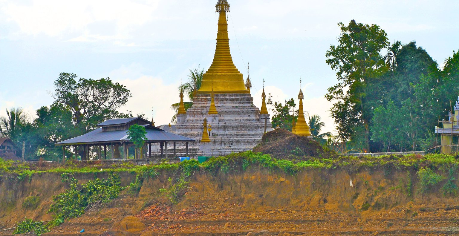 Vluchten naar Bhamo, Myanmar (Birma)