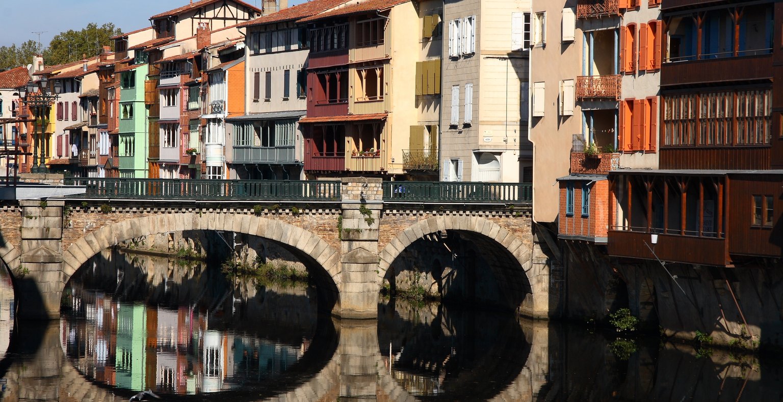 Wyszukaj tanie loty to Castres