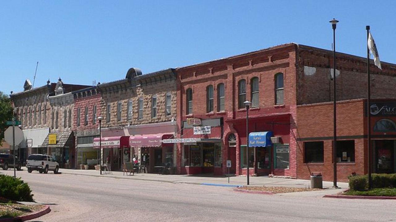 Cheap flights from Phoenix to Chadron from £94