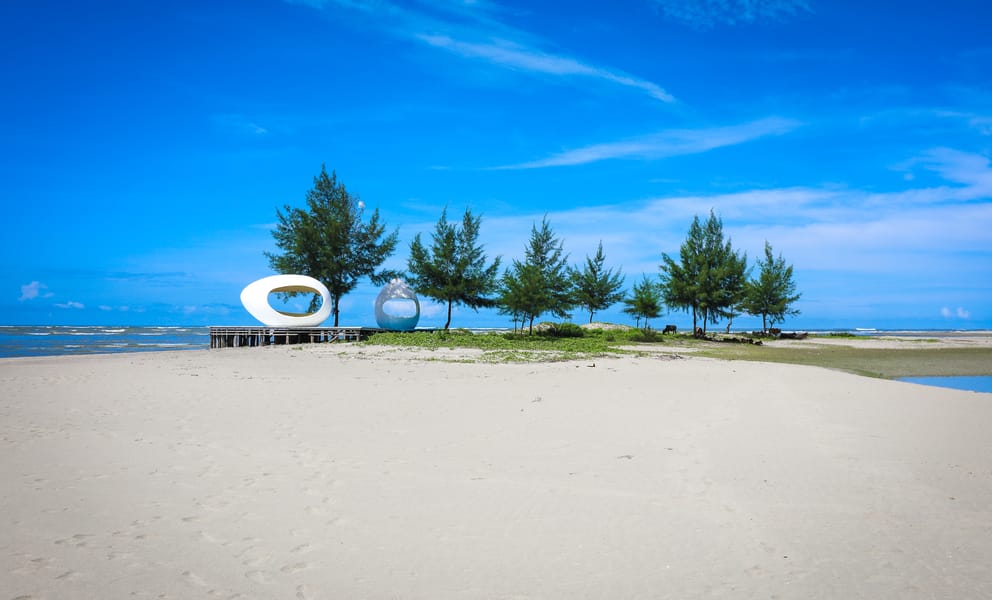 Cheap car rentals in Cox’s Bazar, Bangladesh