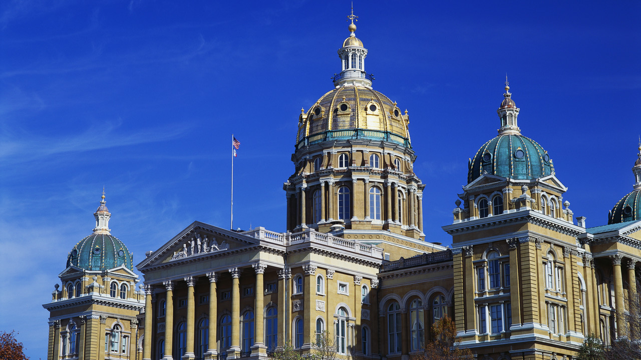 Cheap flights from Phoenix to Des Moines from $120