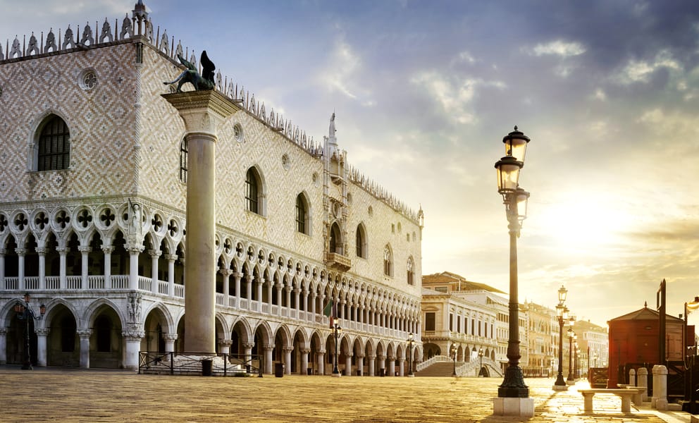 Cheap car rentals in Dodge City, United States