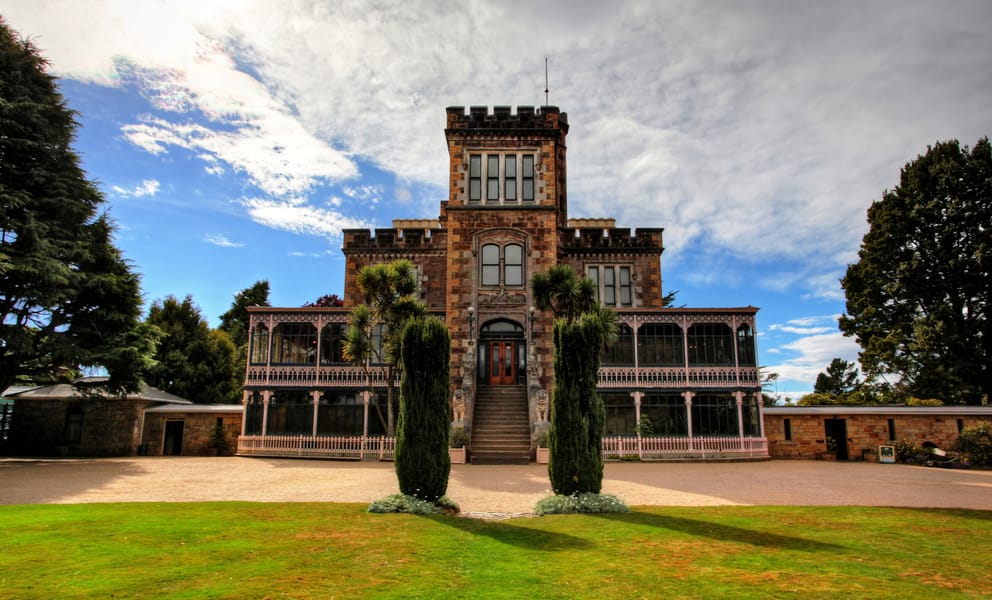 Cheap car rentals in Dunedin, New Zealand