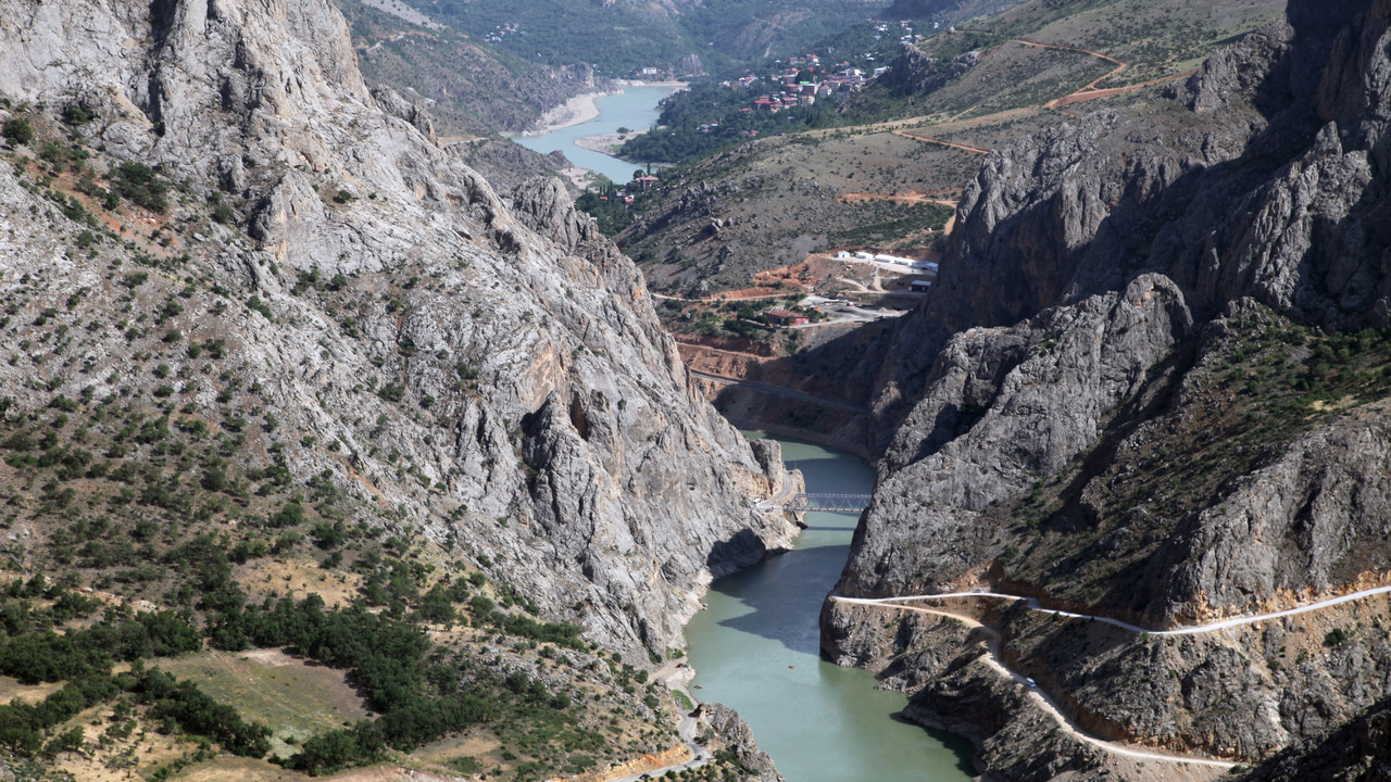 Günstige Flüge von Köln nach Erzincan ab 71 €
