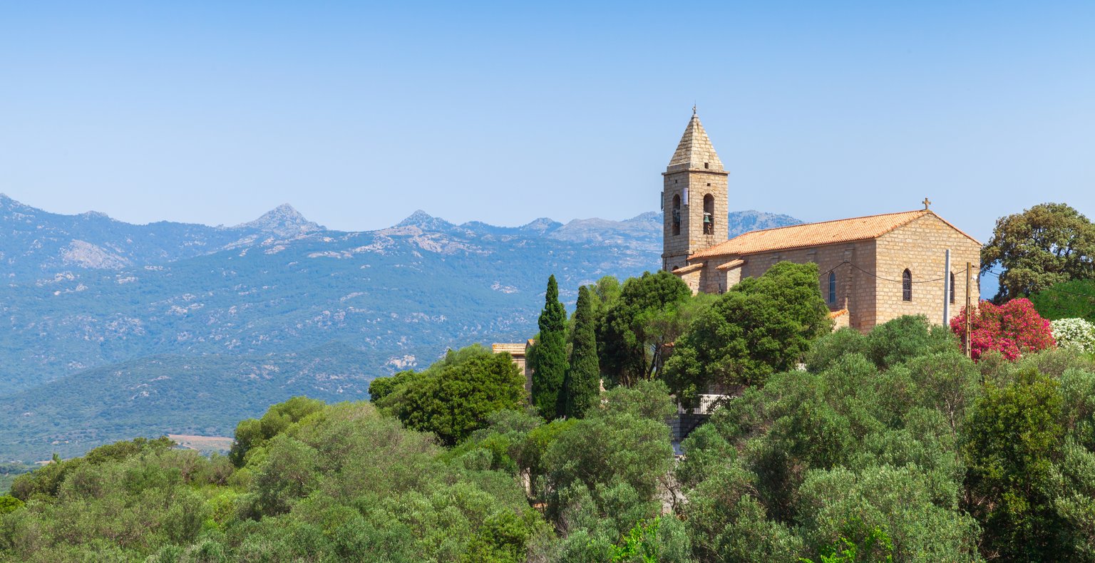 Voos baratos de Toulouse para Figari a partir de 127 €