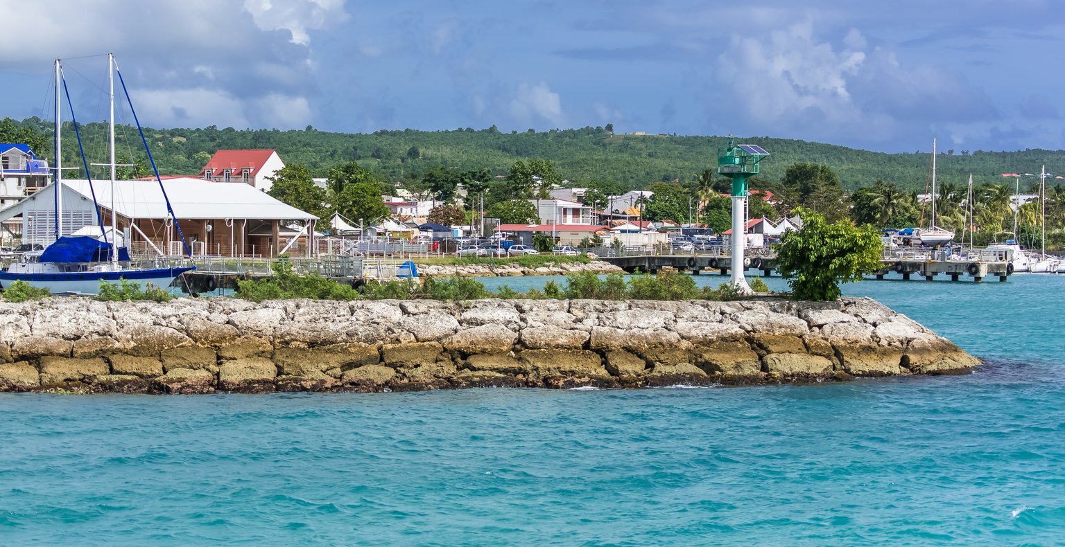 Flüge nach Grand Bourg, Frankreich