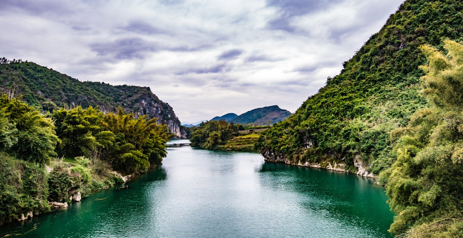 العثور على رحلات طيران رخيصة to Hechi