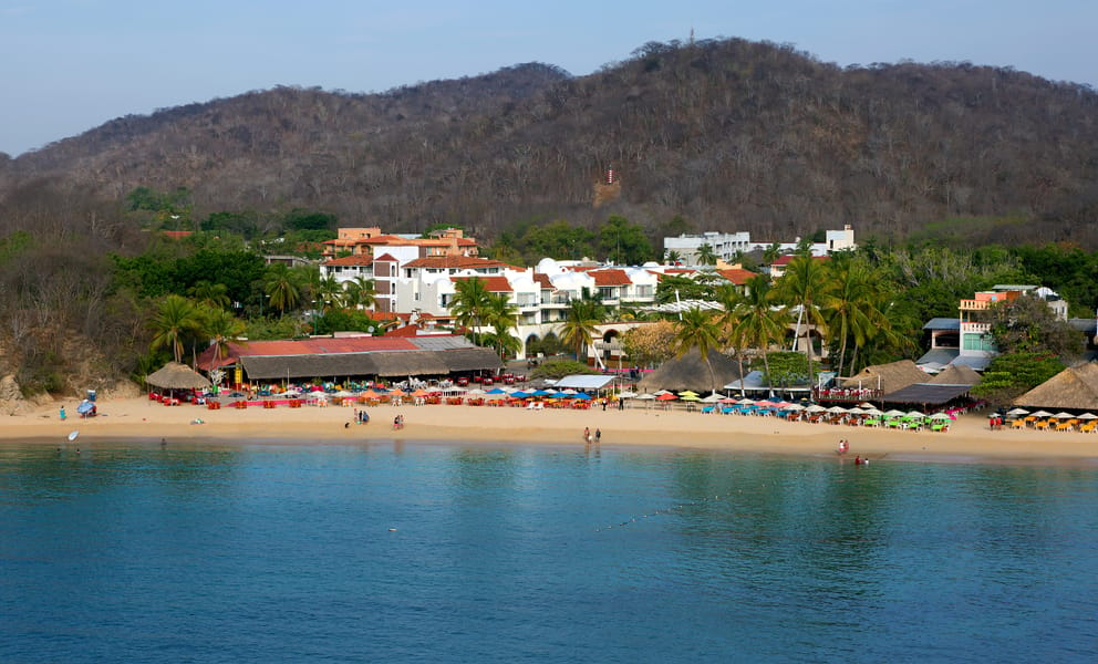 Guayaquil to Huatulco flights from £304