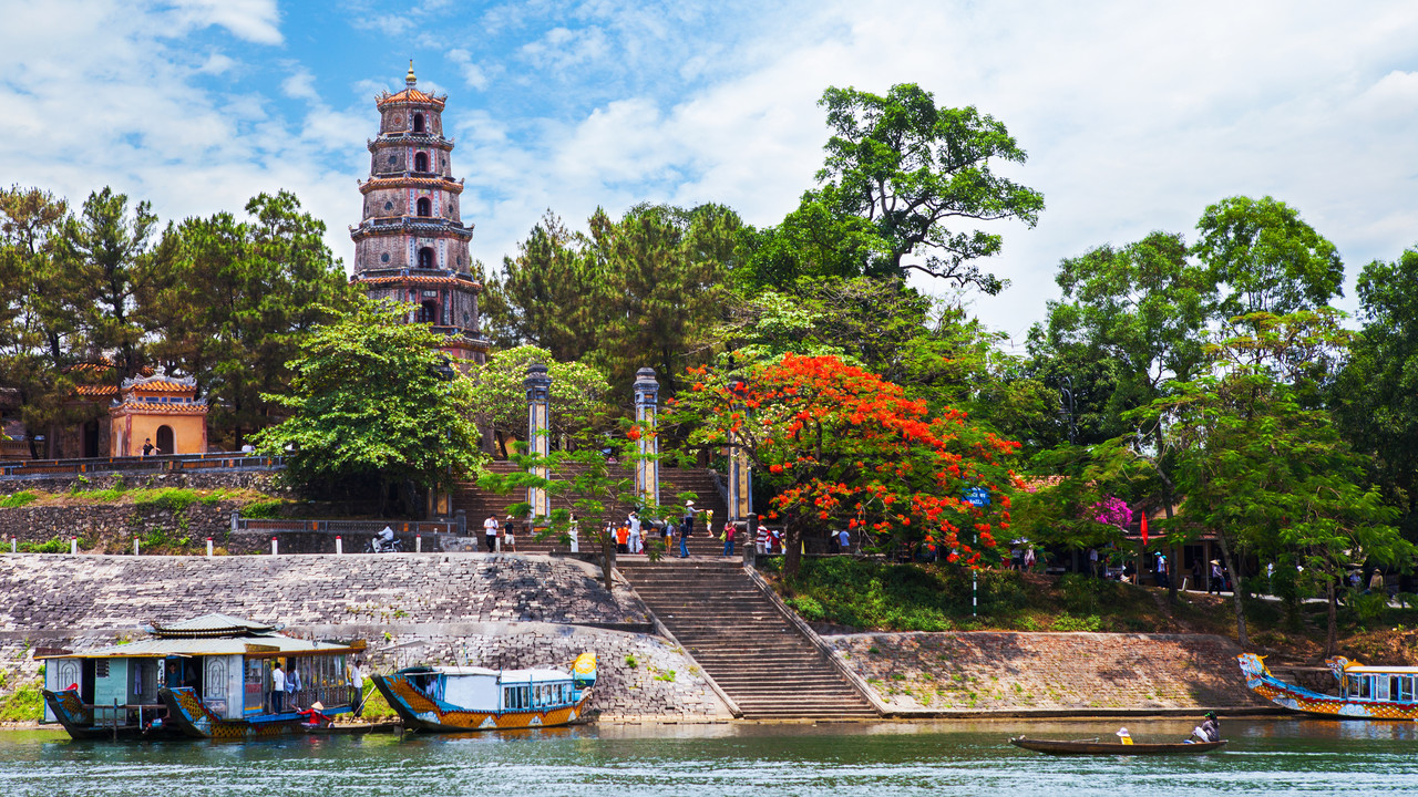 Find cheap flights to Hue