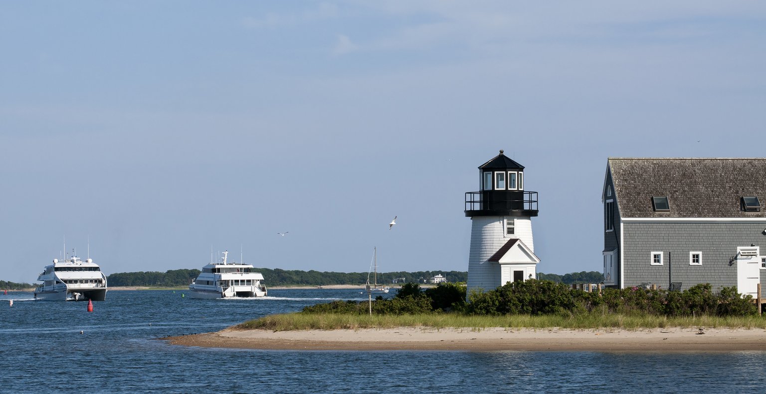 查找 to Hyannis 的低价机票