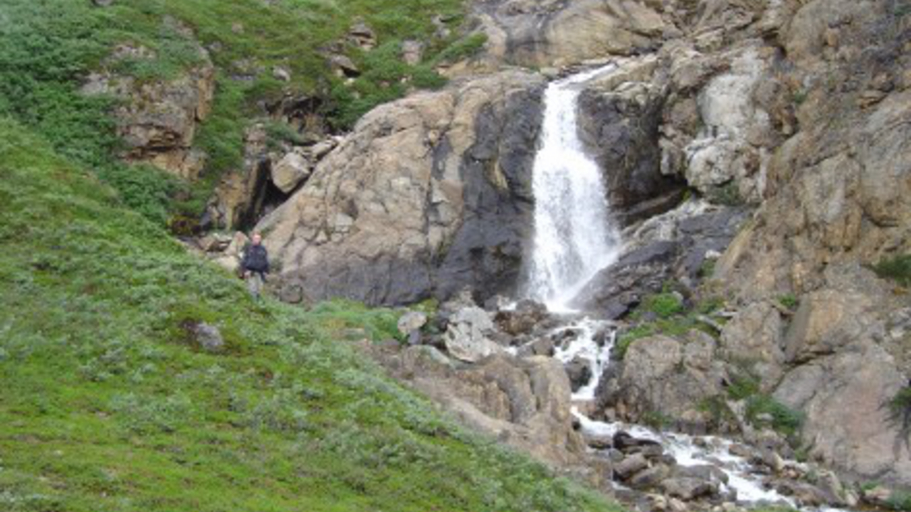 Finden Sie günstige Flüge nach Isertoq