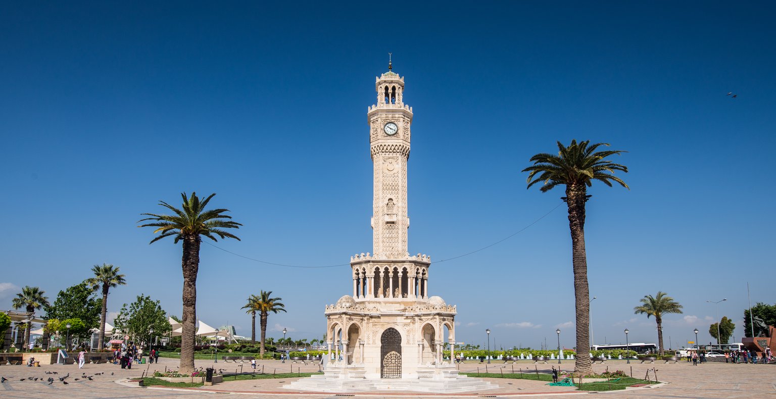 Günstige Flüge von Dortmund nach İzmir ab 71 €