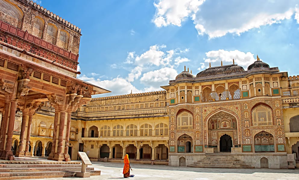 Cheap flights from Hyderabad, India to Jaipur, India