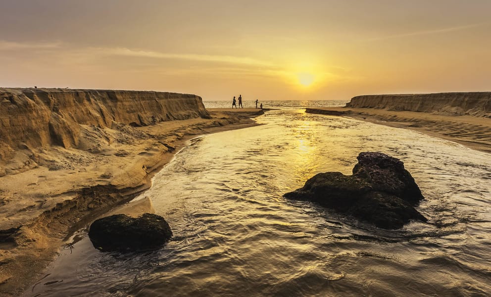 Cheap car rentals in Kannur, India