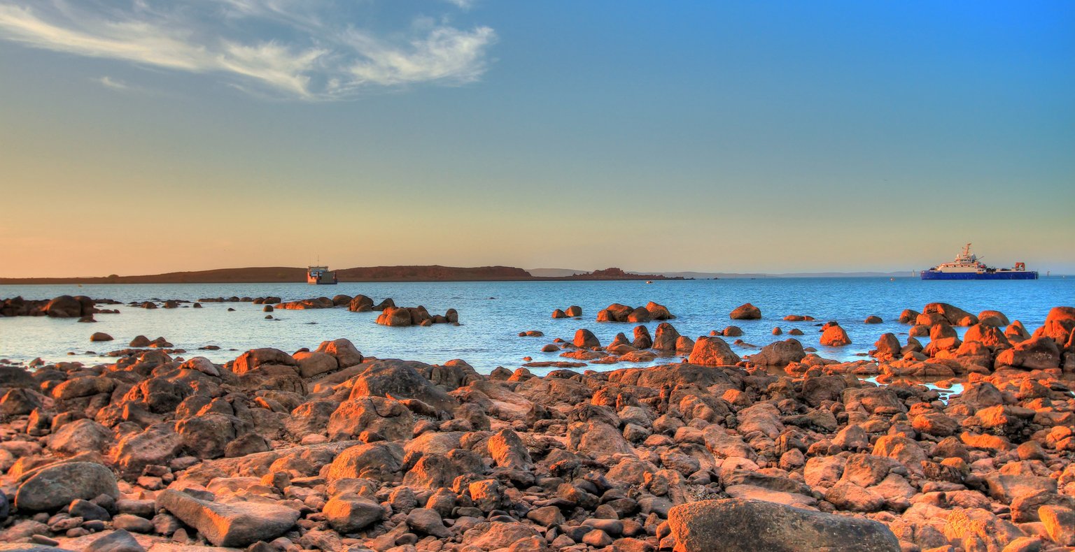 Cheap flights from Singapore to Karratha from £337