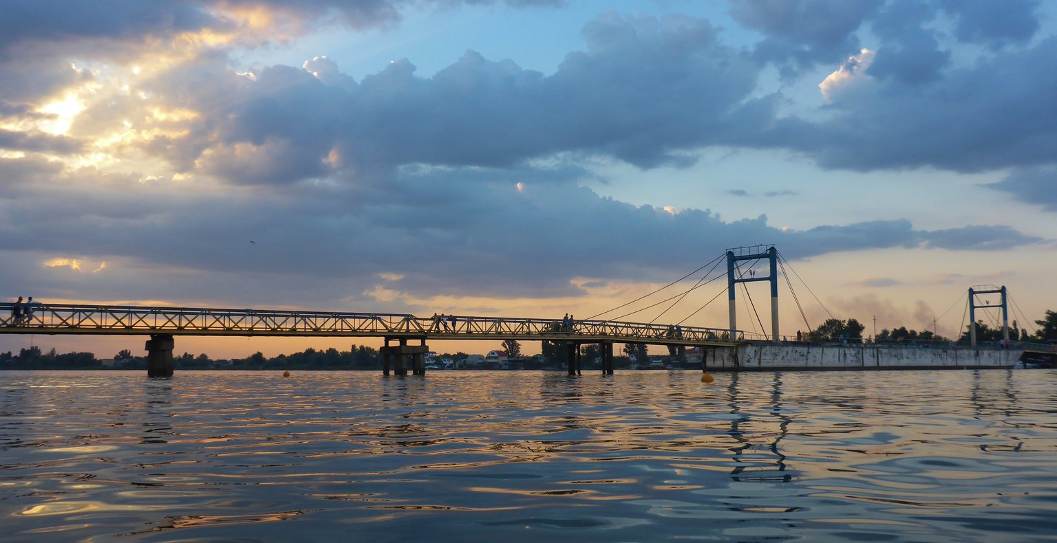 Дешевые авиабилеты из Генуи в Херсон от $81