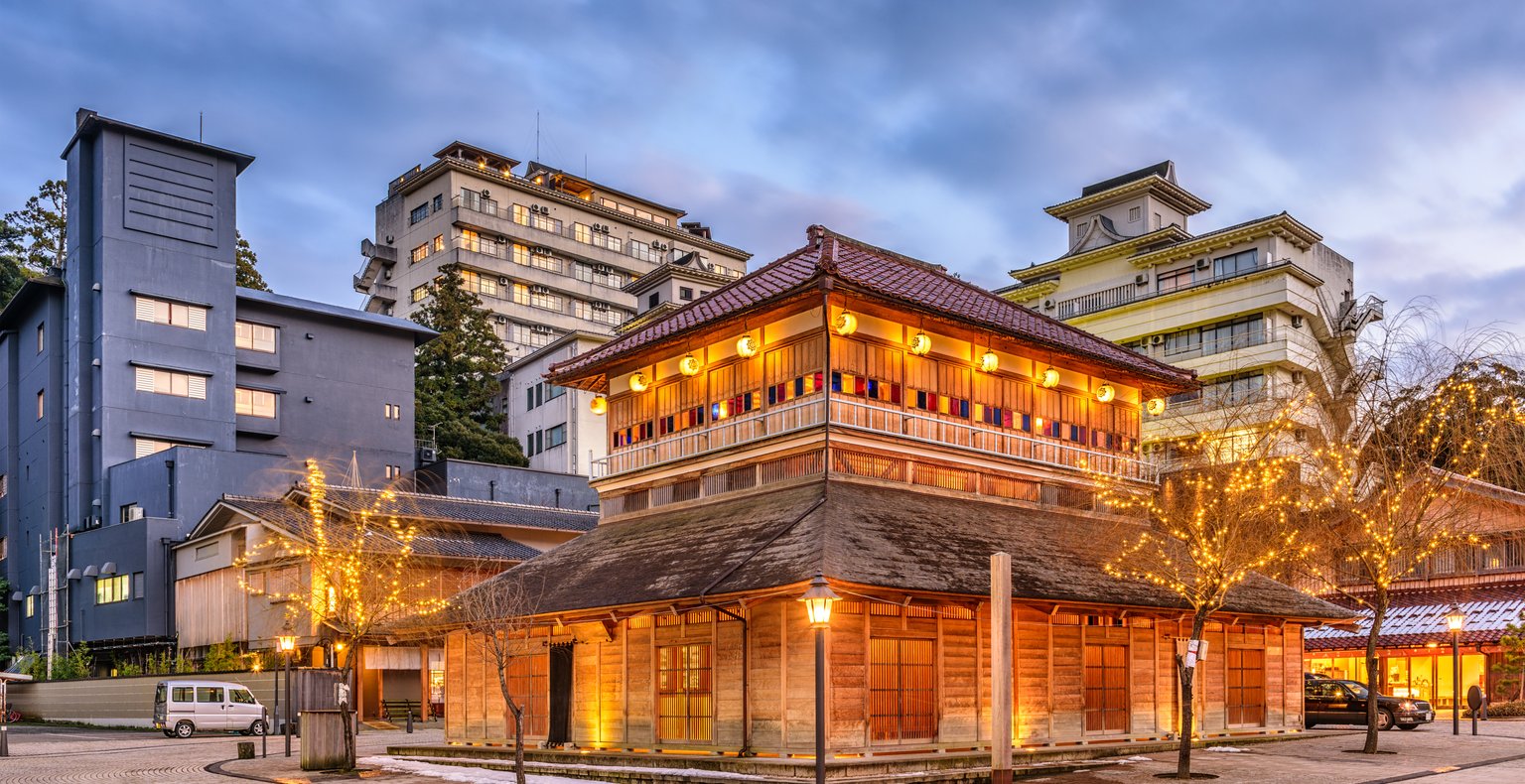 大阪発小松行きの格安チケットが¥27,363~