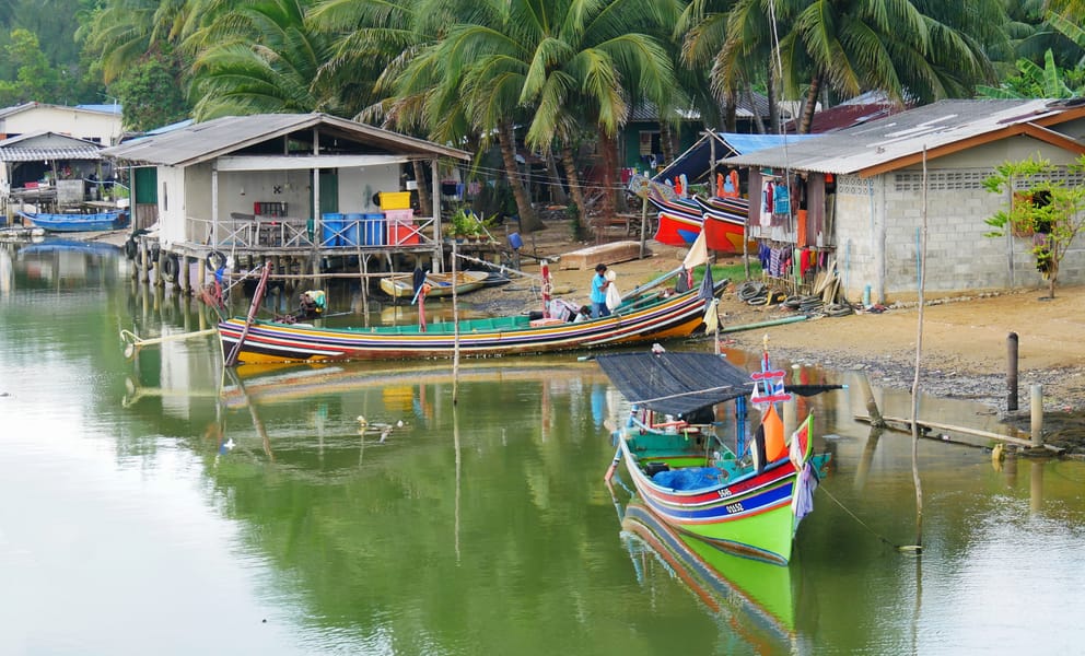 Cheap car rentals in Korla, China