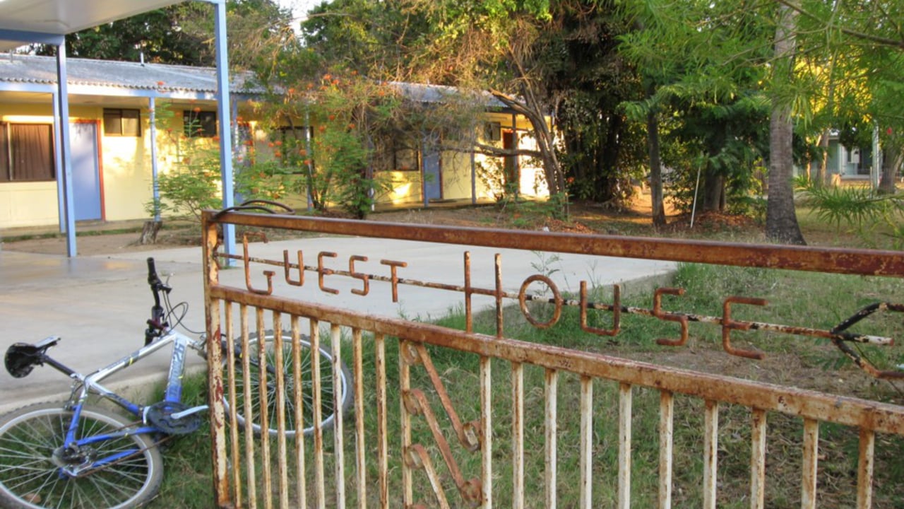 Find cheap flights to Kowanyama