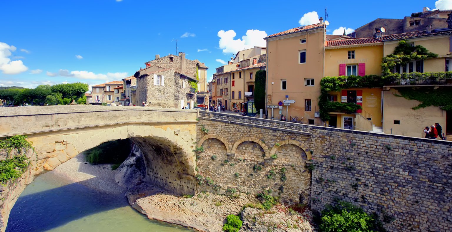 Finden Sie günstige Flüge nach La Romaine